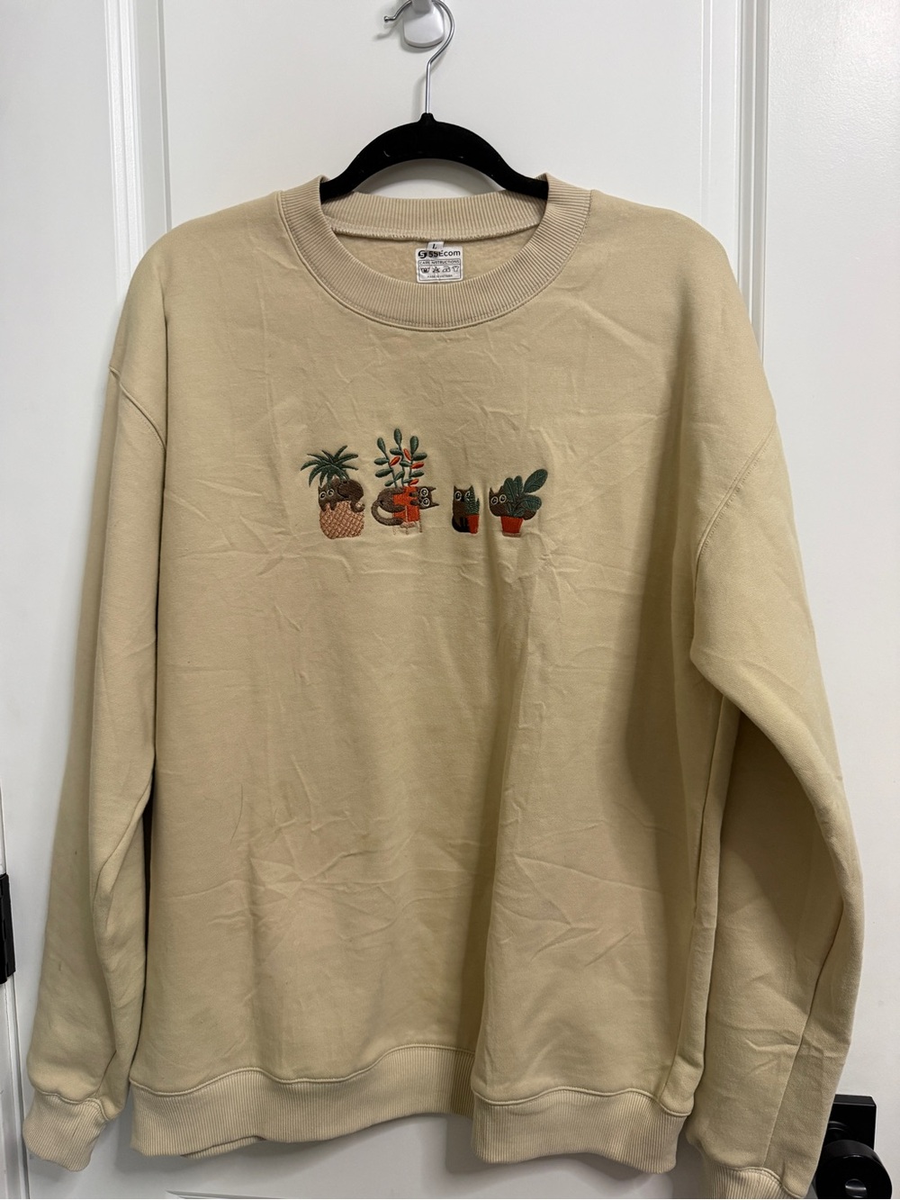 Beige Crewneck Sweatshirt with Potted Plants and cats Embroidery